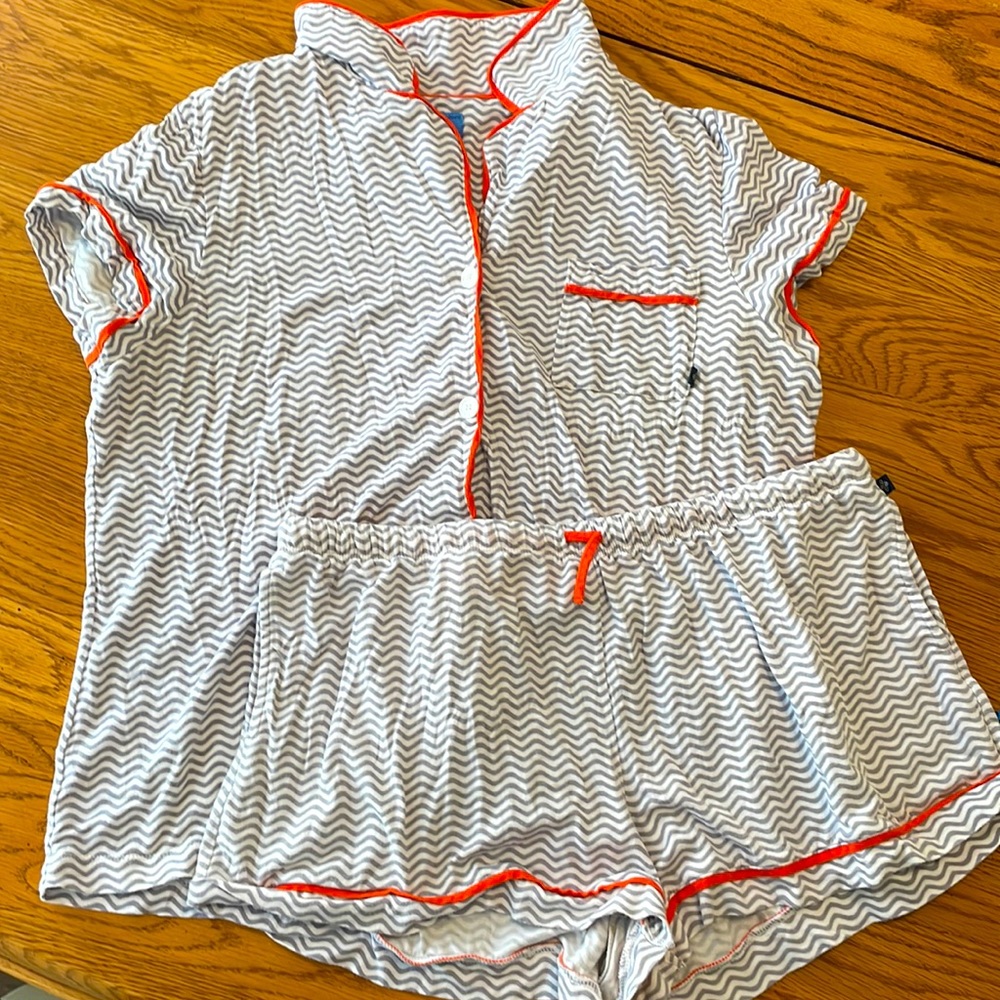 Simple Vera vera wang pajama set